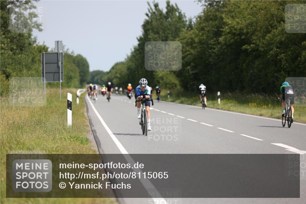 22.06.2025 - Viking Triathlon Yannick Fuchs http://msf.ph/oto/8115065 22.06.2025 11:39:53 Radfahren 19, 38, 123, 127, 377, 388, 395, 407, 467, 550, 554 meine-sportfotos.de