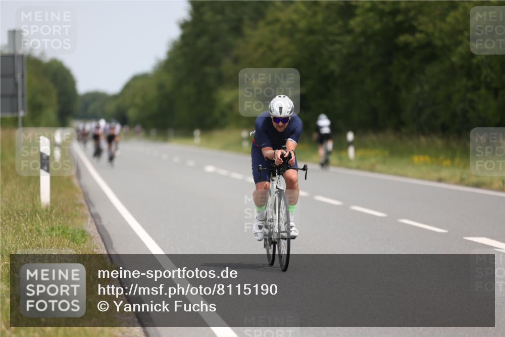 22.06.2025 - Viking Triathlon Yannick Fuchs http://msf.ph/oto/8115190 22.06.2025 12:16:57 Radfahren 1, 17, 455, 538, 557, 626 meine-sportfotos.de