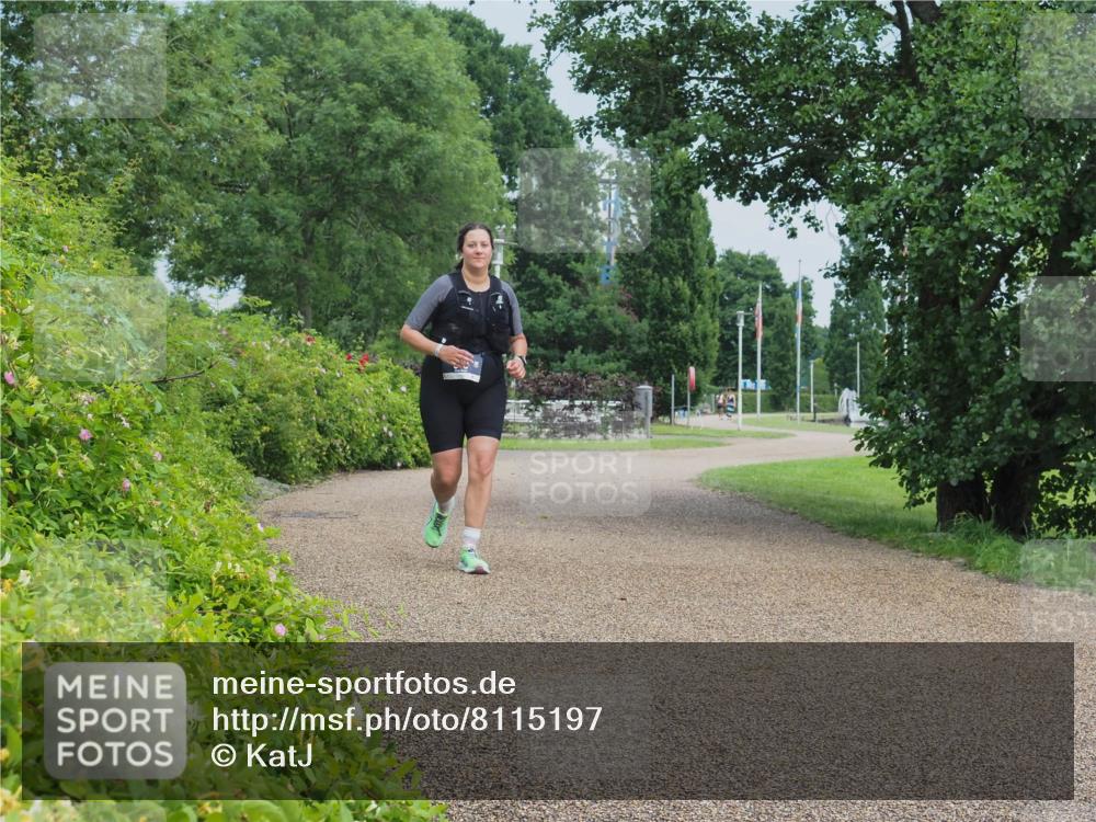 22.06.2025 - Viking Triathlon KatJ http://msf.ph/oto/8115197 22.06.2025 16:48:35 Laufen 319 meine-sportfotos.de
