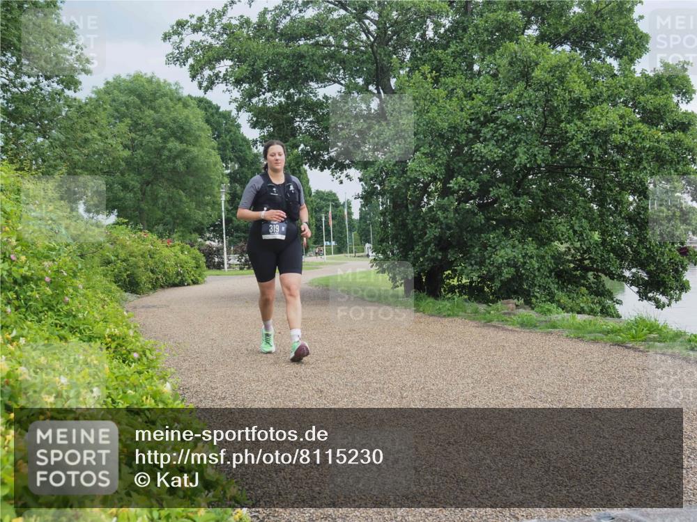 22.06.2025 - Viking Triathlon KatJ http://msf.ph/oto/8115230 22.06.2025 16:48:37 Laufen 319 meine-sportfotos.de