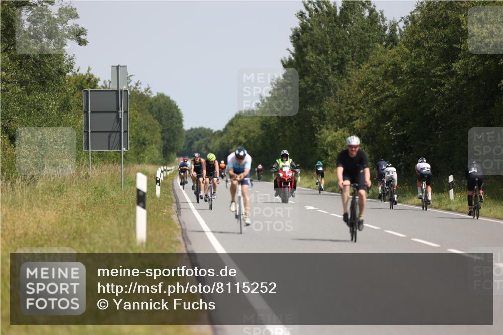 22.06.2025 - Viking Triathlon Yannick Fuchs http://msf.ph/oto/8115252 22.06.2025 11:40:01 Radfahren 26, 51, 127, 299, 388, 395, 447, 531, 554 meine-sportfotos.de
