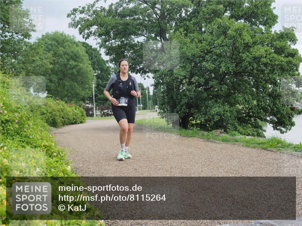 22.06.2025 - Viking Triathlon KatJ http://msf.ph/oto/8115264 22.06.2025 16:48:37 Laufen 319 meine-sportfotos.de