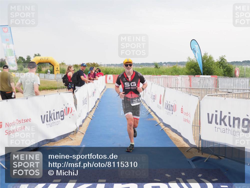 22.06.2025 - Viking Triathlon MichiJ http://msf.ph/oto/8115310 22.06.2025 16:46:40 Ziel 292 meine-sportfotos.de