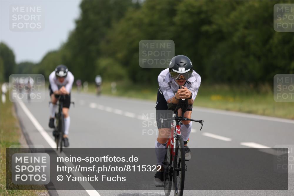 22.06.2025 - Viking Triathlon Yannick Fuchs http://msf.ph/oto/8115322 22.06.2025 12:17:03 Radfahren 1, 360, 455, 527, 557 meine-sportfotos.de