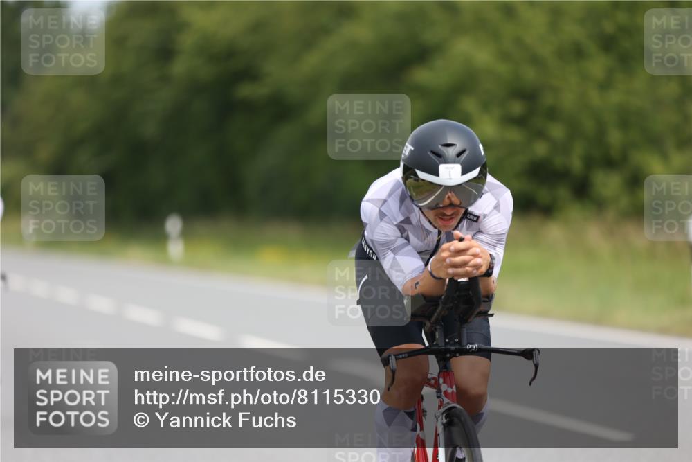 22.06.2025 - Viking Triathlon Yannick Fuchs http://msf.ph/oto/8115330 22.06.2025 12:17:04 Radfahren 1, 360, 455, 527, 557 meine-sportfotos.de