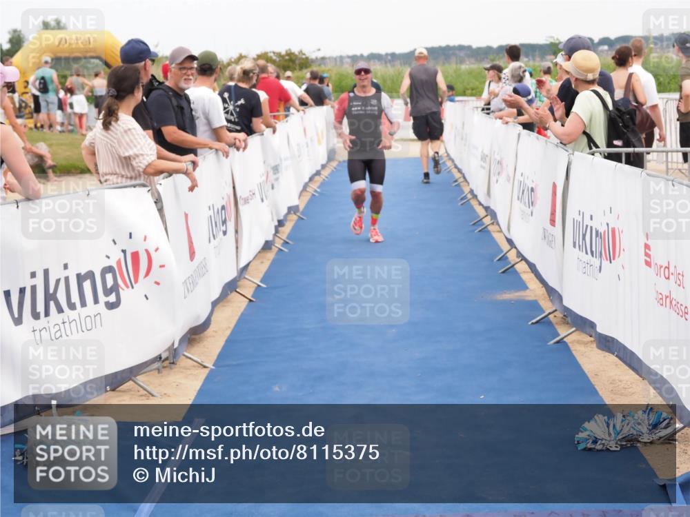 22.06.2025 - Viking Triathlon MichiJ http://msf.ph/oto/8115375 22.06.2025 15:05:43 Ziel 491, 492 meine-sportfotos.de