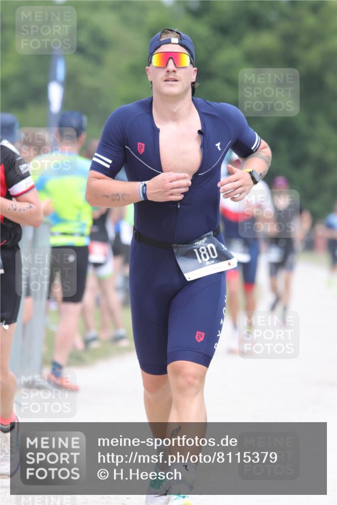 22.06.2025 - Viking Triathlon H.Heesch http://msf.ph/oto/8115379 22.06.2025 14:53:20 Laufen 142, 180 meine-sportfotos.de