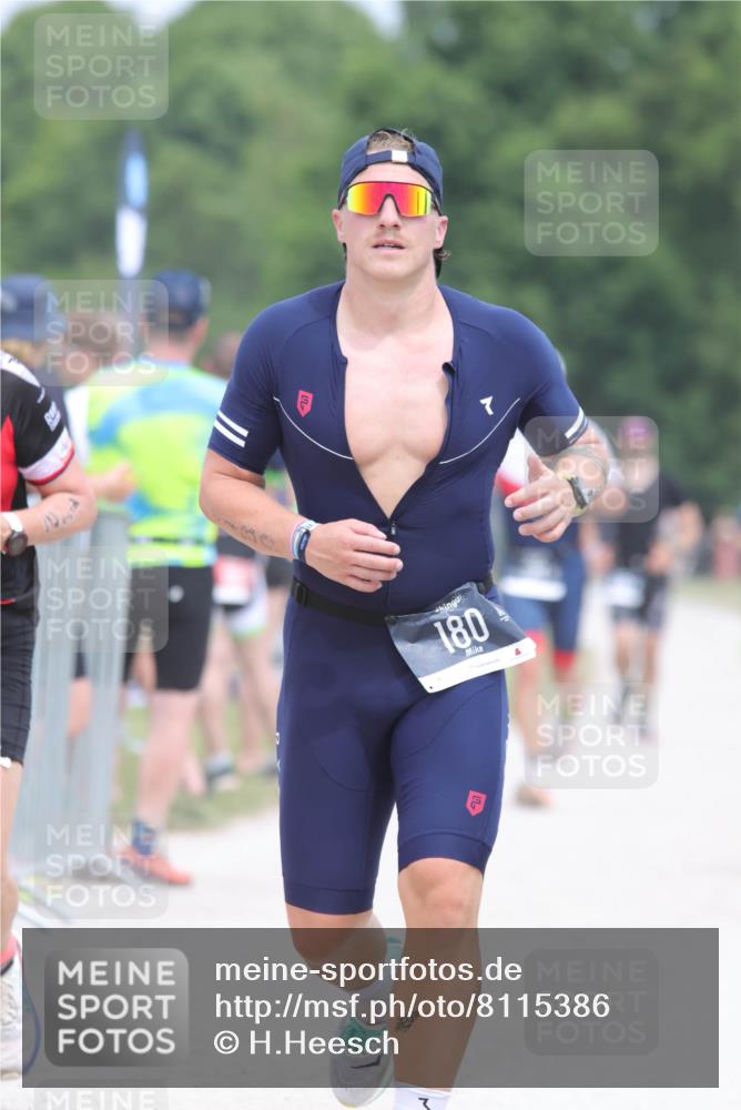 22.06.2025 - Viking Triathlon H.Heesch http://msf.ph/oto/8115386 22.06.2025 14:53:21 Laufen 142, 180, 329 meine-sportfotos.de