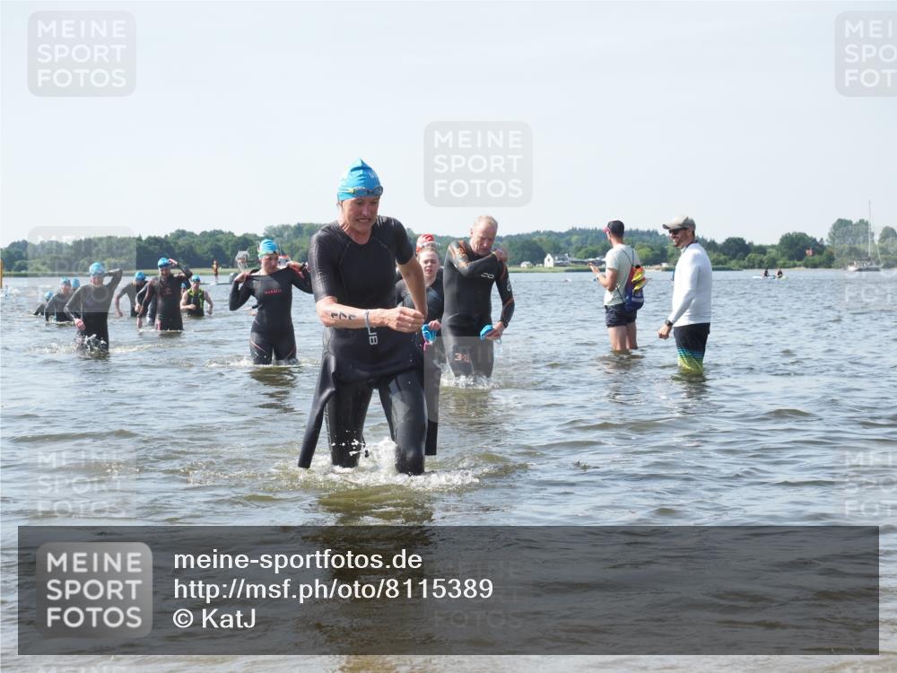 22.06.2025 - Viking Triathlon KatJ http://msf.ph/oto/8115389 22.06.2025 10:42:45 Schwimmen 55, 171, 240, 282, 369, 441, 624 meine-sportfotos.de