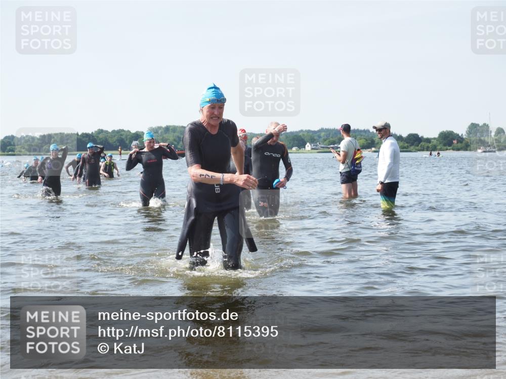 22.06.2025 - Viking Triathlon KatJ http://msf.ph/oto/8115395 22.06.2025 10:42:45 Schwimmen 55, 171, 240, 282, 369, 441, 624 meine-sportfotos.de