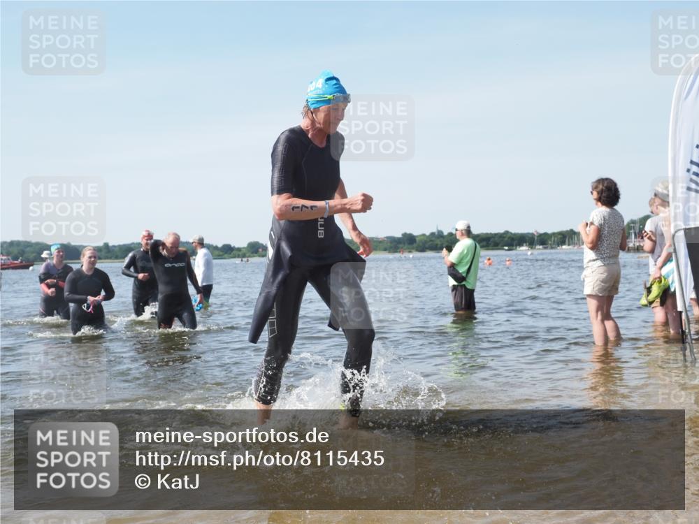 22.06.2025 - Viking Triathlon KatJ http://msf.ph/oto/8115435 22.06.2025 10:42:48 Schwimmen 133, 171, 240, 282, 369, 441, 624 meine-sportfotos.de