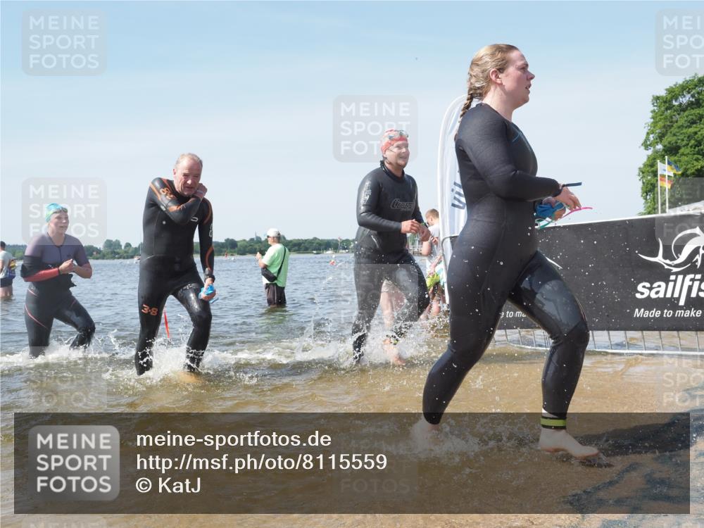 22.06.2025 - Viking Triathlon KatJ http://msf.ph/oto/8115559 22.06.2025 10:42:54 Schwimmen 66, 128, 133, 186, 240, 282, 309, 369, 441, 450, 624 meine-sportfotos.de