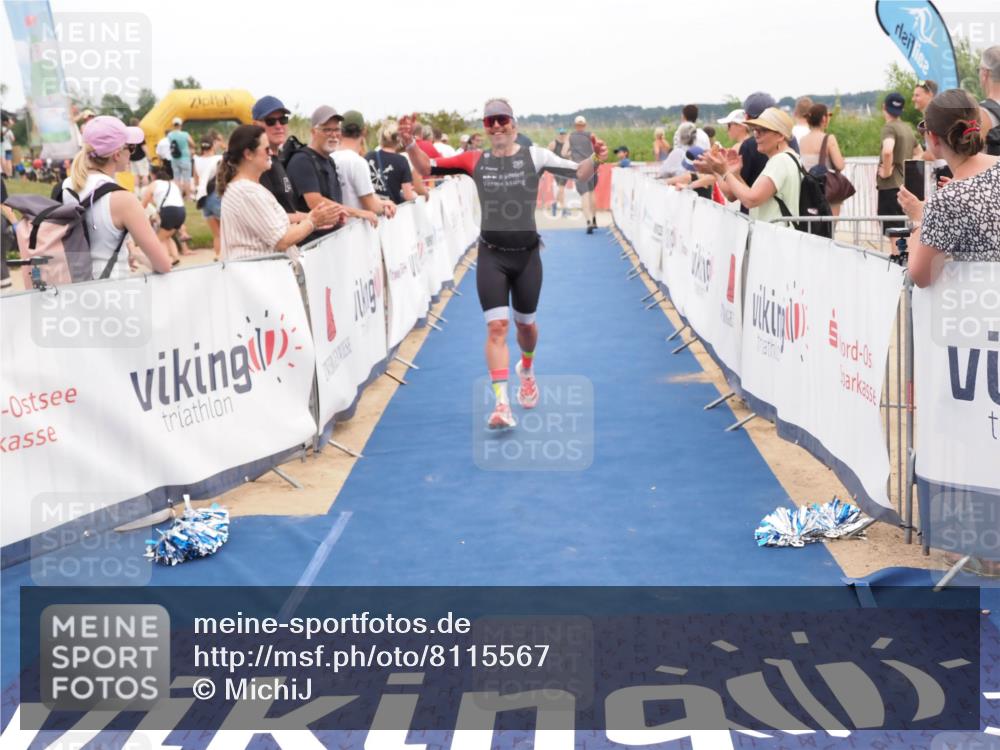 22.06.2025 - Viking Triathlon MichiJ http://msf.ph/oto/8115567 22.06.2025 15:05:45 Ziel 491, 492 meine-sportfotos.de