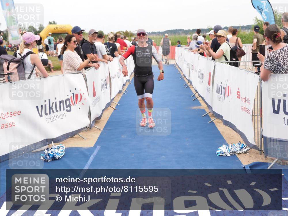 22.06.2025 - Viking Triathlon MichiJ http://msf.ph/oto/8115595 22.06.2025 15:05:45 Ziel 491, 492 meine-sportfotos.de