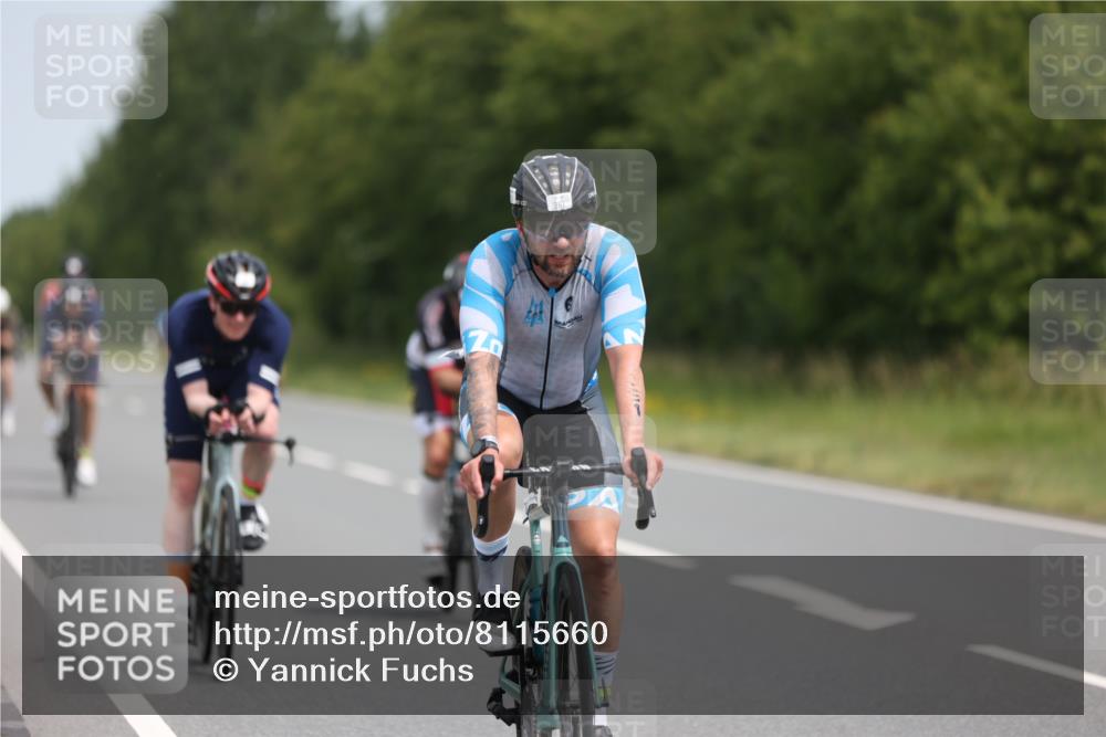 22.06.2025 - Viking Triathlon Yannick Fuchs http://msf.ph/oto/8115660 22.06.2025 12:17:34 Radfahren 44, 54, 156, 194, 220, 335, 357, 361, 639 meine-sportfotos.de