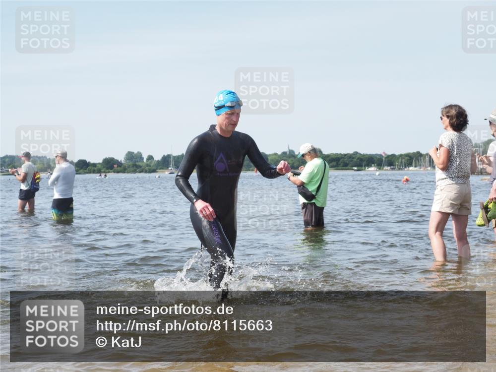 22.06.2025 - Viking Triathlon KatJ http://msf.ph/oto/8115663 22.06.2025 10:42:58 Schwimmen 66, 128, 133, 186, 282, 309, 358, 369, 441, 450, 489 meine-sportfotos.de