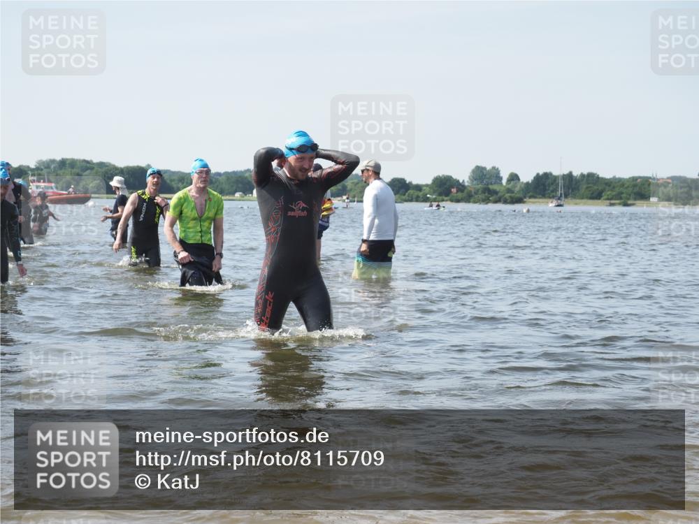 22.06.2025 - Viking Triathlon KatJ http://msf.ph/oto/8115709 22.06.2025 10:43:02 Schwimmen 66, 110, 128, 133, 167, 186, 282, 309, 328, 358, 450, 489 meine-sportfotos.de