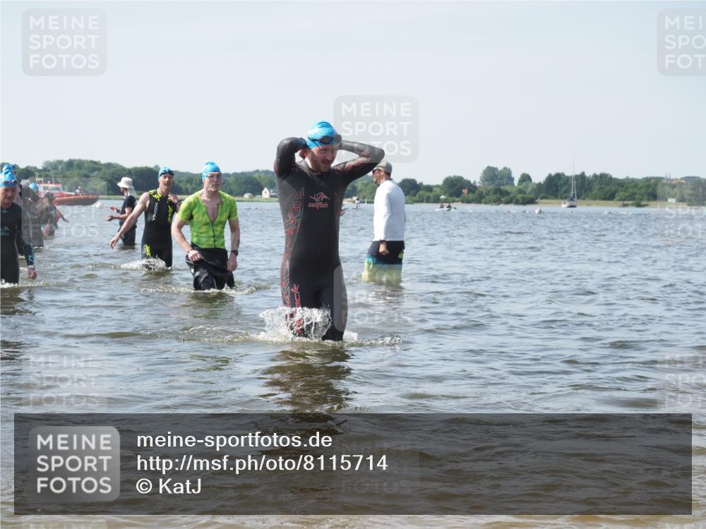 22.06.2025 - Viking Triathlon KatJ http://msf.ph/oto/8115714 22.06.2025 10:43:02 Schwimmen 66, 110, 128, 133, 167, 186, 282, 309, 328, 358, 450, 489 meine-sportfotos.de