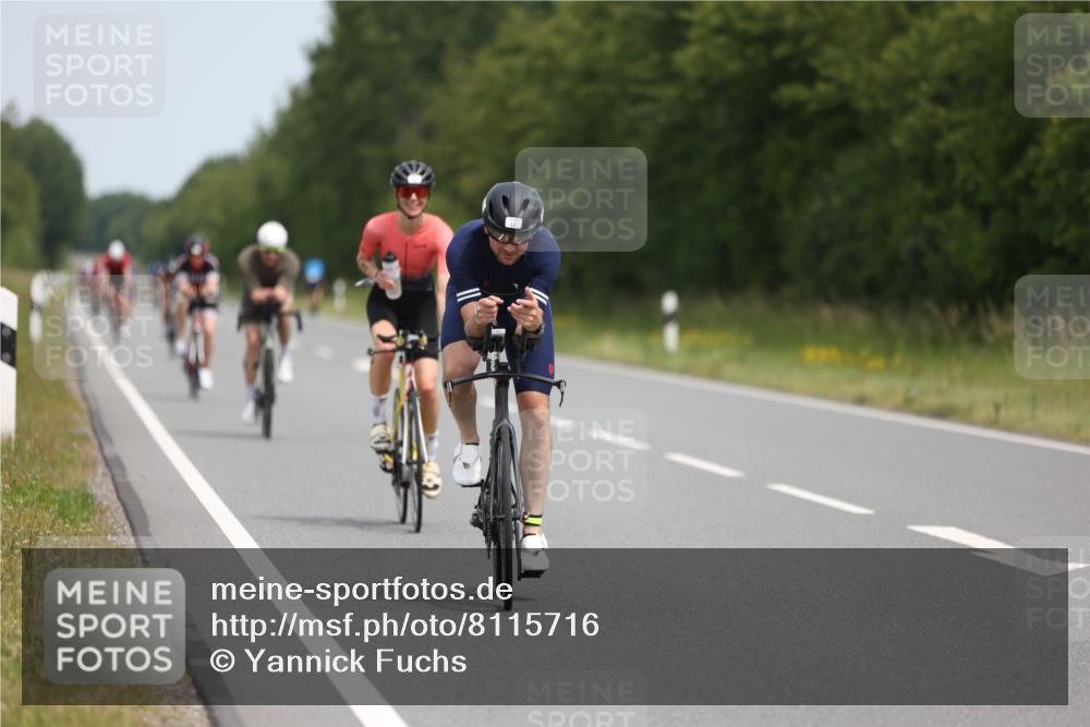 22.06.2025 - Viking Triathlon Yannick Fuchs http://msf.ph/oto/8115716 22.06.2025 12:17:37 Radfahren 44, 54, 58, 156, 194, 214, 220, 335, 357, 361, 511, 639 meine-sportfotos.de