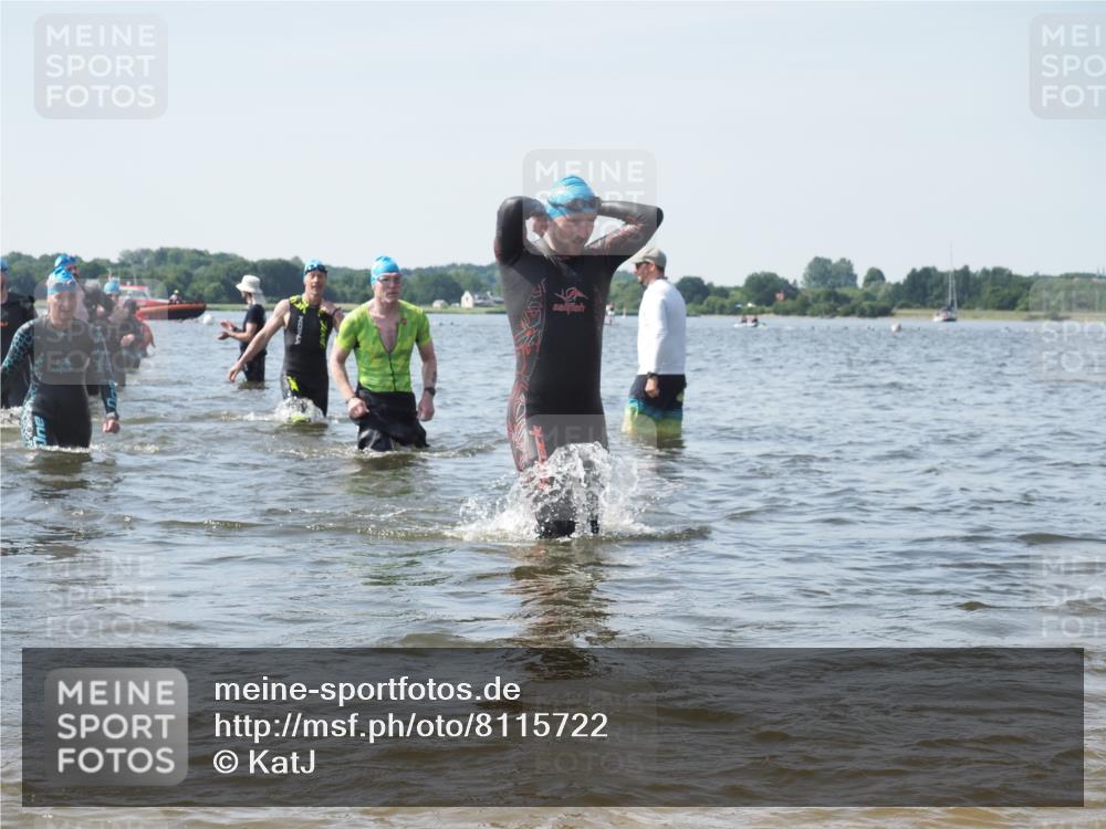 22.06.2025 - Viking Triathlon KatJ http://msf.ph/oto/8115722 22.06.2025 10:43:02 Schwimmen 66, 110, 128, 133, 167, 186, 282, 309, 328, 358, 450, 489 meine-sportfotos.de
