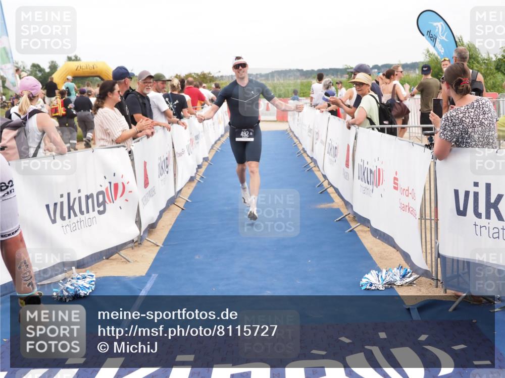 22.06.2025 - Viking Triathlon MichiJ http://msf.ph/oto/8115727 22.06.2025 15:05:48 Ziel 491, 492 meine-sportfotos.de