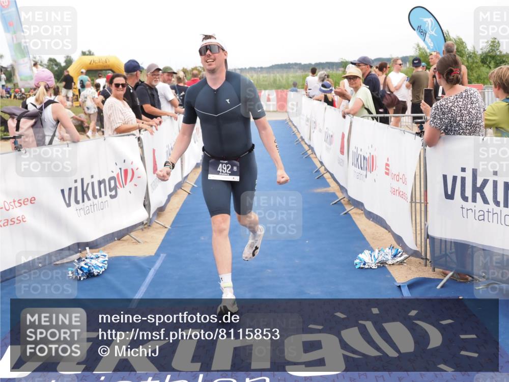 22.06.2025 - Viking Triathlon MichiJ http://msf.ph/oto/8115853 22.06.2025 15:05:49 Ziel 491, 492 meine-sportfotos.de
