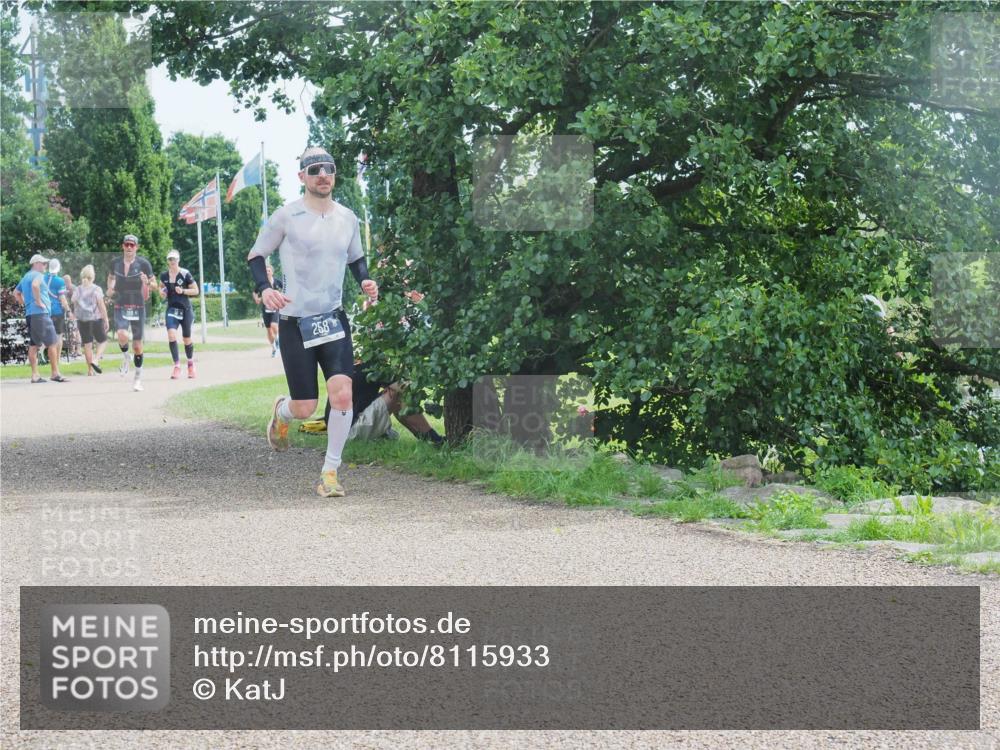 22.06.2025 - Viking Triathlon KatJ http://msf.ph/oto/8115933 22.06.2025 12:54:56 Laufen 258 meine-sportfotos.de