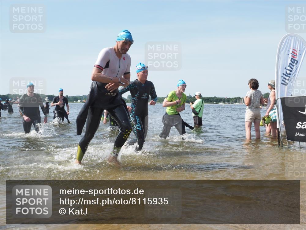 22.06.2025 - Viking Triathlon KatJ http://msf.ph/oto/8115935 22.06.2025 10:43:08 Schwimmen 31, 66, 109, 110, 128, 133, 167, 186, 309, 328, 358, 450, 483, 489 meine-sportfotos.de