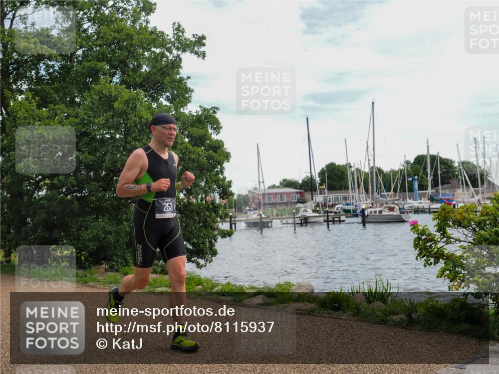 22.06.2025 - Viking Triathlon KatJ http://msf.ph/oto/8115937 22.06.2025 13:24:51 Laufen 253 meine-sportfotos.de
