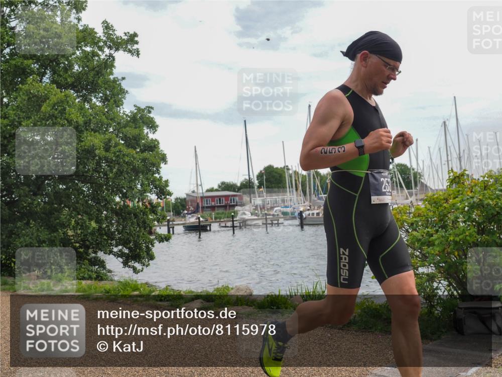 22.06.2025 - Viking Triathlon KatJ http://msf.ph/oto/8115978 22.06.2025 13:24:52 Laufen 253 meine-sportfotos.de