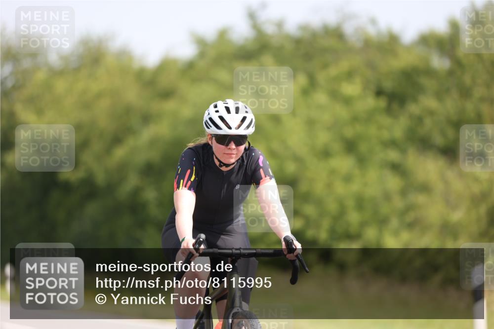 22.06.2025 - Viking Triathlon Yannick Fuchs http://msf.ph/oto/8115995 22.06.2025 11:40:39 Radfahren 50, 75, 170, 187, 208, 256, 296, 312, 506, 608, 637 meine-sportfotos.de