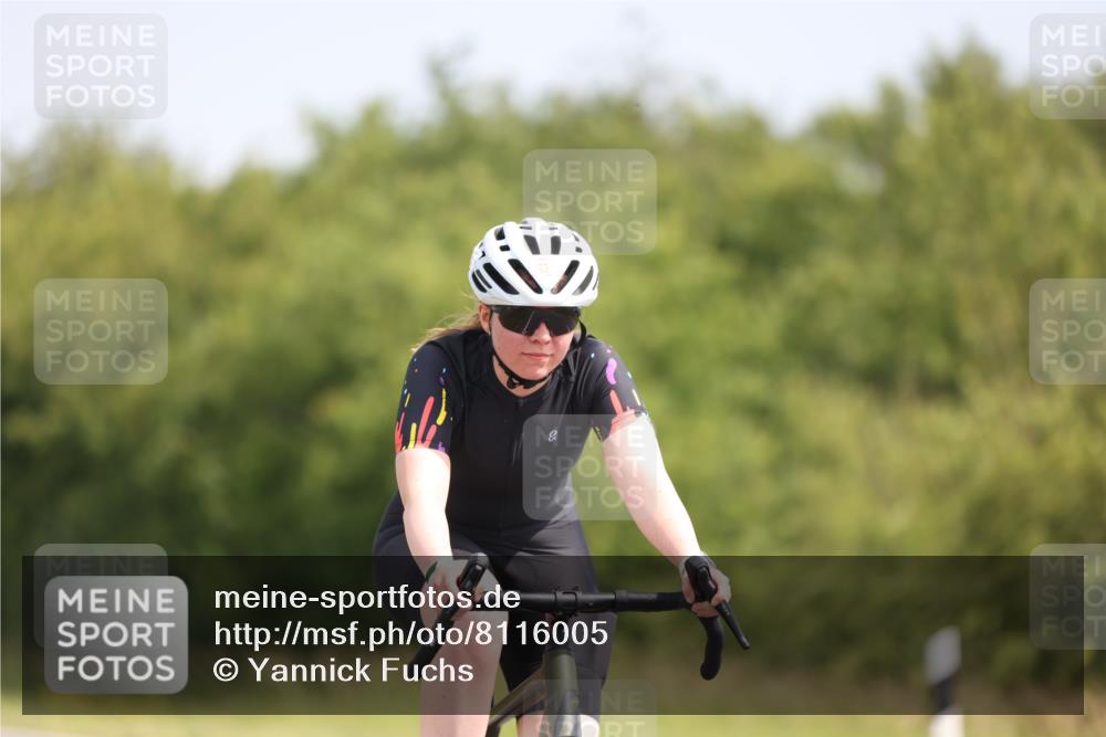 22.06.2025 - Viking Triathlon Yannick Fuchs http://msf.ph/oto/8116005 22.06.2025 11:40:39 Radfahren 50, 75, 170, 187, 208, 256, 296, 312, 506, 608, 637 meine-sportfotos.de