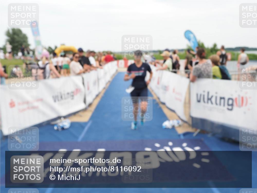 22.06.2025 - Viking Triathlon MichiJ http://msf.ph/oto/8116092 22.06.2025 15:06:01 Ziel 301 meine-sportfotos.de