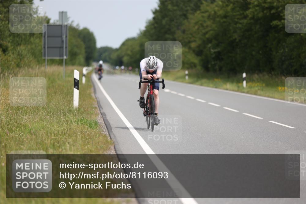 22.06.2025 - Viking Triathlon Yannick Fuchs http://msf.ph/oto/8116093 22.06.2025 12:18:34 Radfahren 12, 421, 459, 470 meine-sportfotos.de