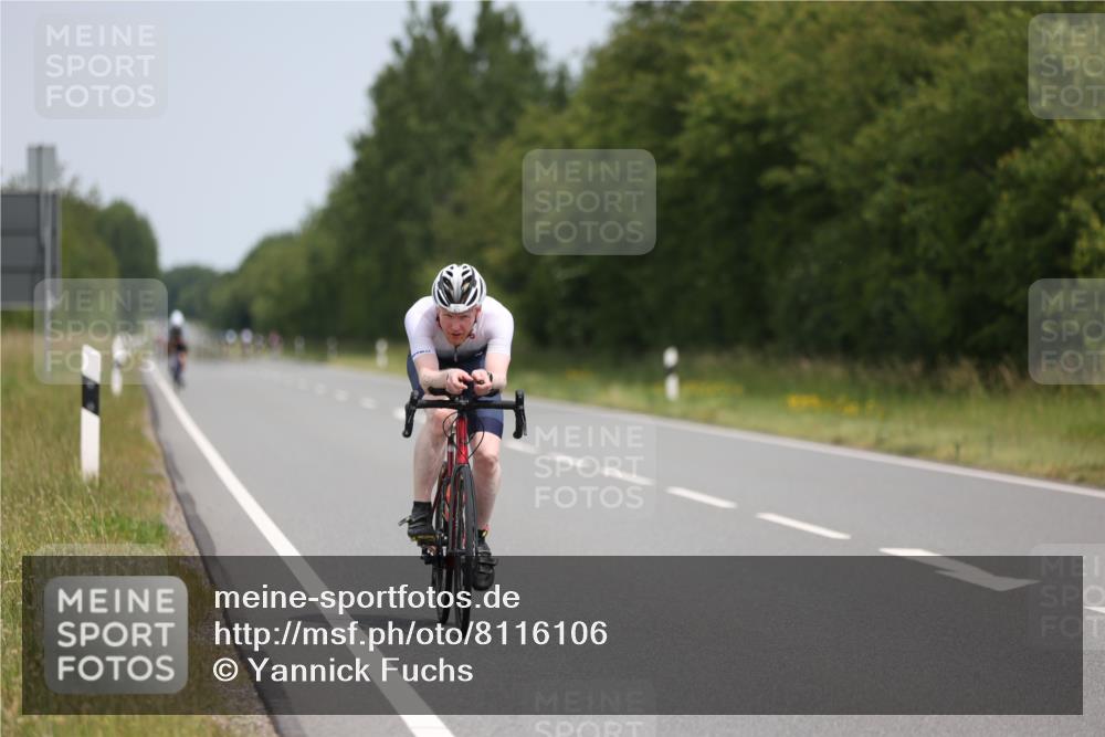 22.06.2025 - Viking Triathlon Yannick Fuchs http://msf.ph/oto/8116106 22.06.2025 12:18:35 Radfahren 12, 421, 459, 470 meine-sportfotos.de
