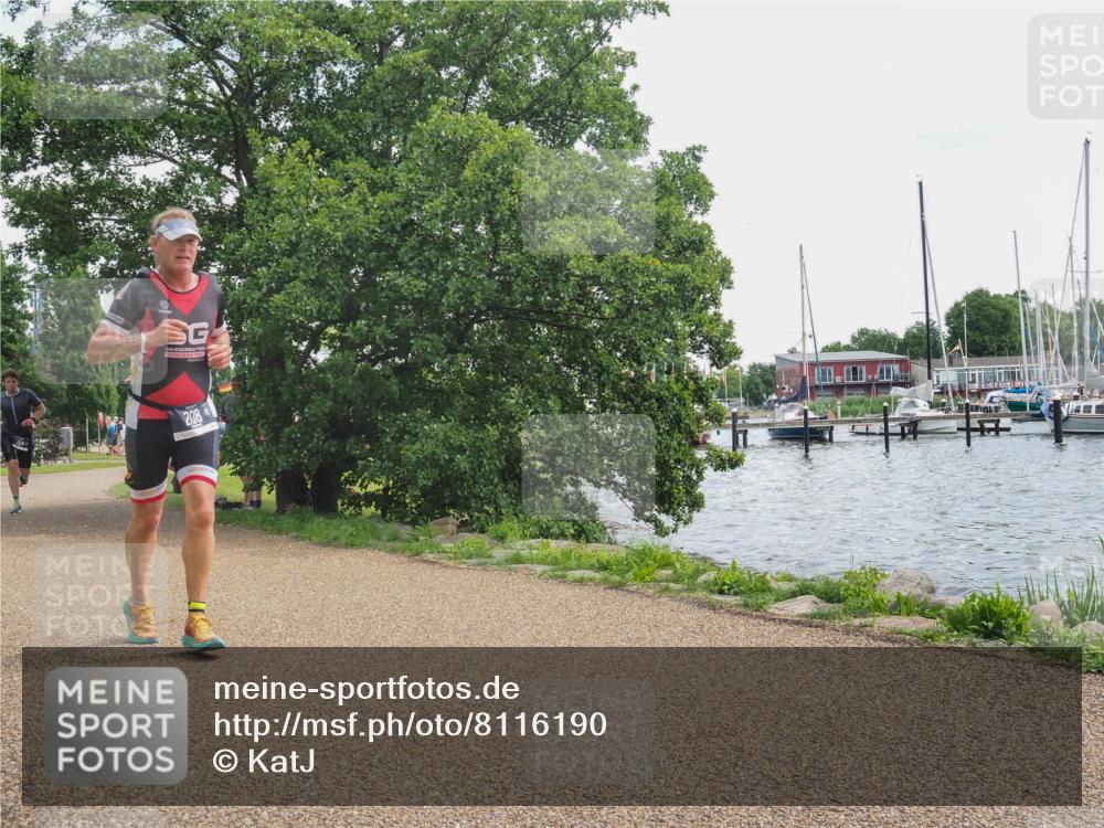 22.06.2025 - Viking Triathlon KatJ http://msf.ph/oto/8116190 22.06.2025 13:25:26 Laufen 208, 487 meine-sportfotos.de