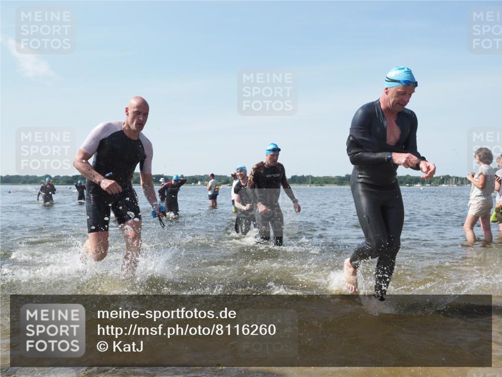 22.06.2025 - Viking Triathlon KatJ http://msf.ph/oto/8116260 22.06.2025 10:43:20 Schwimmen 31, 109, 110, 115, 167, 257, 328, 483, 501 meine-sportfotos.de