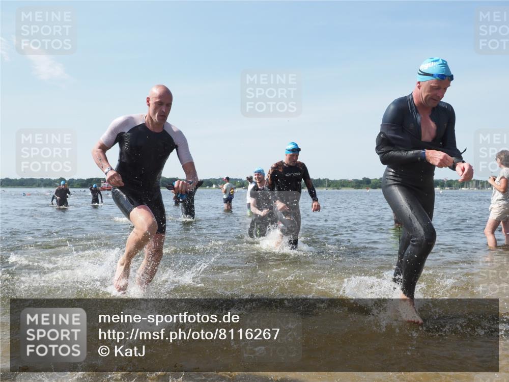 22.06.2025 - Viking Triathlon KatJ http://msf.ph/oto/8116267 22.06.2025 10:43:20 Schwimmen 31, 109, 110, 115, 167, 257, 328, 483, 501 meine-sportfotos.de