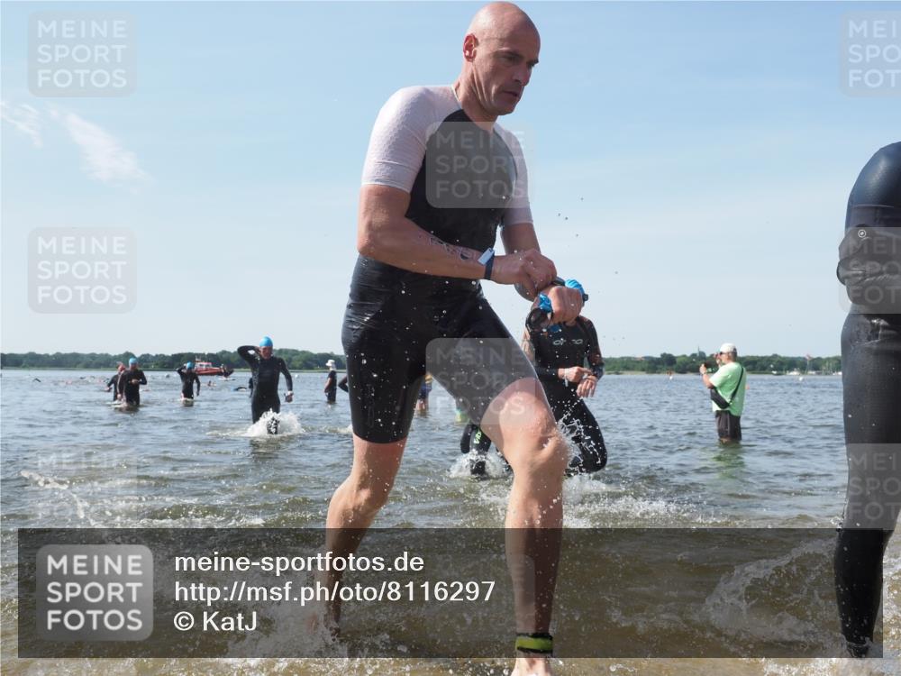 22.06.2025 - Viking Triathlon KatJ http://msf.ph/oto/8116297 22.06.2025 10:43:20 Schwimmen 31, 109, 110, 115, 167, 257, 328, 483, 501 meine-sportfotos.de