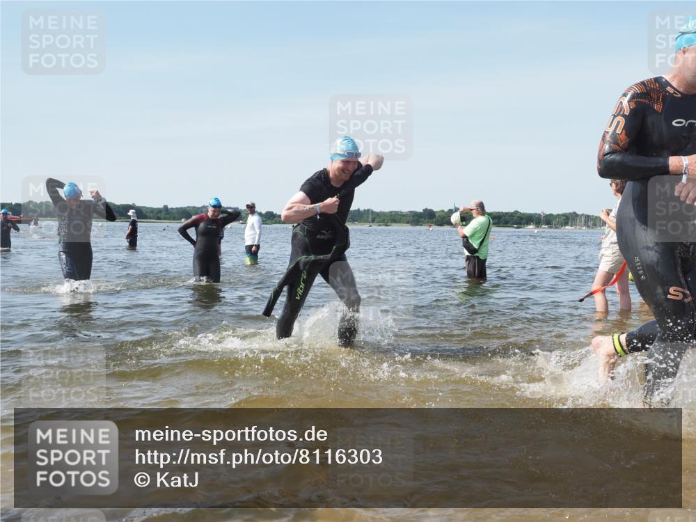 22.06.2025 - Viking Triathlon KatJ http://msf.ph/oto/8116303 22.06.2025 10:43:22 Schwimmen 31, 109, 110, 115, 167, 257, 483, 501, 620 meine-sportfotos.de
