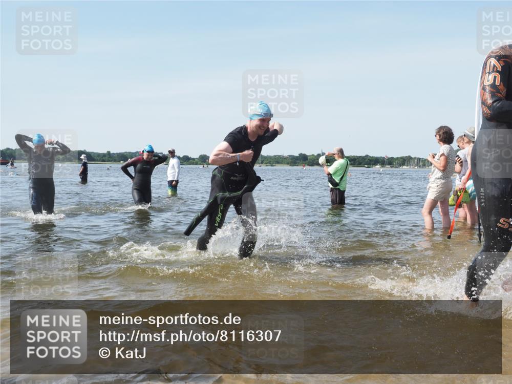 22.06.2025 - Viking Triathlon KatJ http://msf.ph/oto/8116307 22.06.2025 10:43:22 Schwimmen 31, 109, 110, 115, 167, 257, 483, 501, 620 meine-sportfotos.de