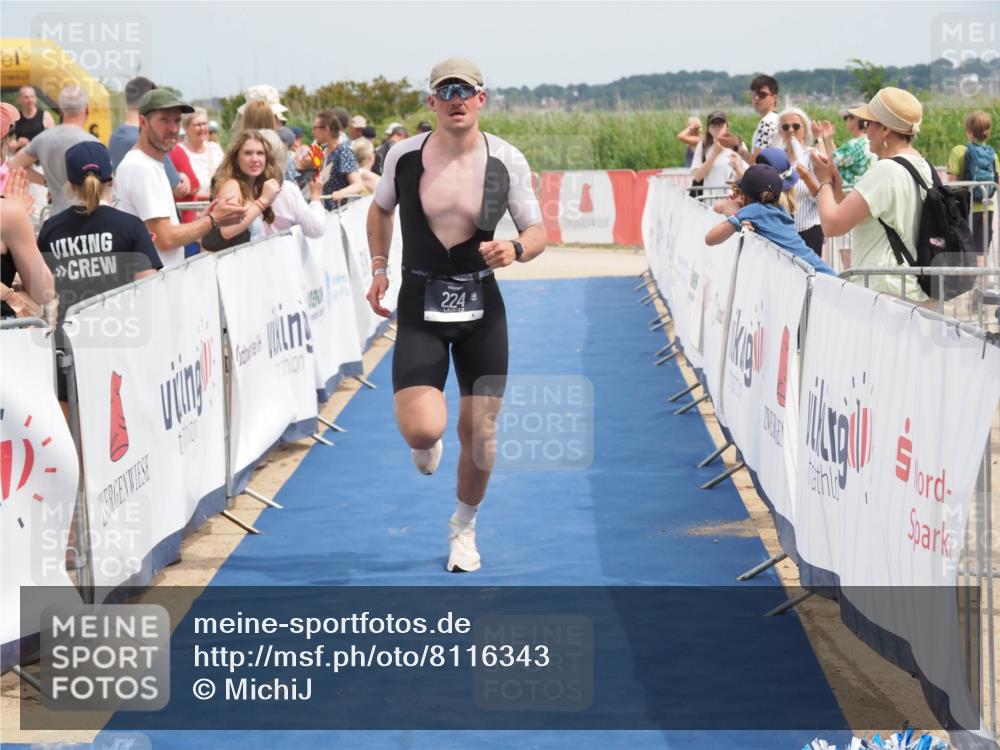22.06.2025 - Viking Triathlon MichiJ http://msf.ph/oto/8116343 22.06.2025 14:56:06 Ziel 224 meine-sportfotos.de