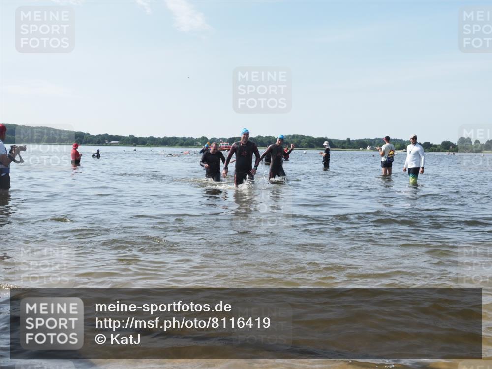 22.06.2025 - Viking Triathlon KatJ http://msf.ph/oto/8116419 22.06.2025 10:43:29 Schwimmen 115, 257, 480, 483, 501, 620 meine-sportfotos.de