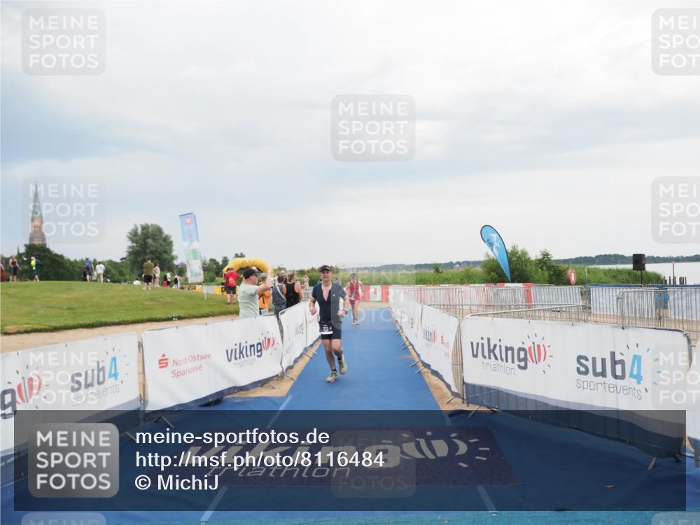 22.06.2025 - Viking Triathlon MichiJ http://msf.ph/oto/8116484 22.06.2025 16:50:54 Ziel 213, 353 meine-sportfotos.de