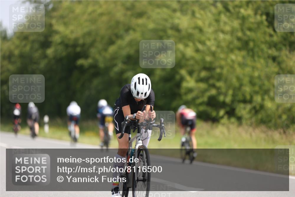 22.06.2025 - Viking Triathlon Yannick Fuchs http://msf.ph/oto/8116500 22.06.2025 11:41:28 Radfahren 1, 47, 60, 70, 80, 233, 285, 303, 304, 387, 452, 455, 620 meine-sportfotos.de