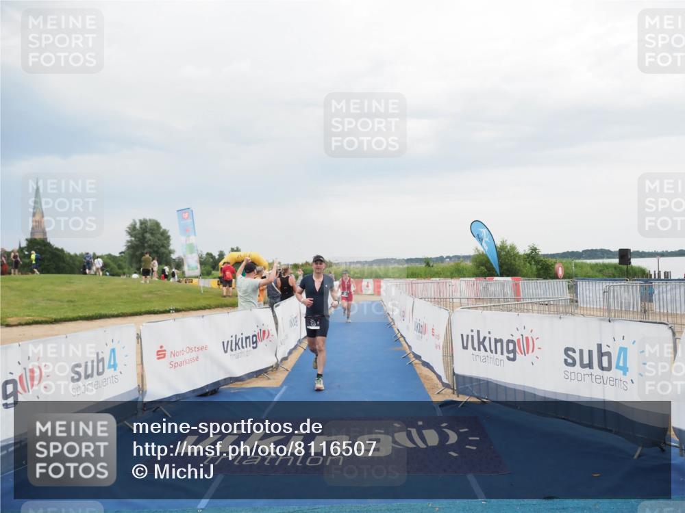 22.06.2025 - Viking Triathlon MichiJ http://msf.ph/oto/8116507 22.06.2025 16:50:54 Ziel 213, 353 meine-sportfotos.de