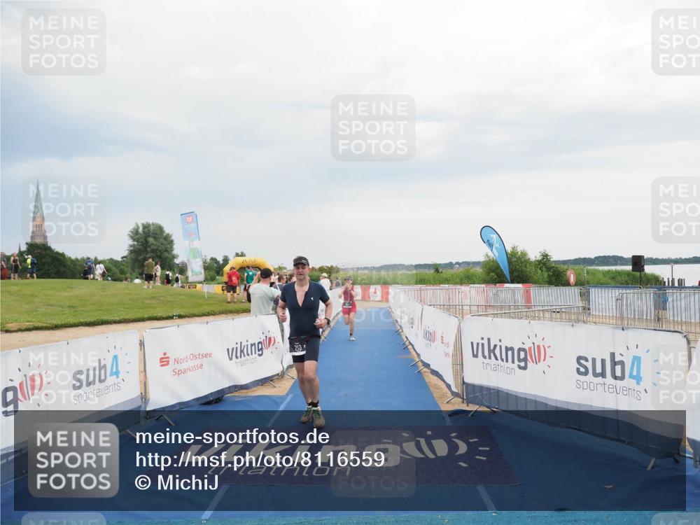22.06.2025 - Viking Triathlon MichiJ http://msf.ph/oto/8116559 22.06.2025 16:50:55 Ziel 213, 353 meine-sportfotos.de