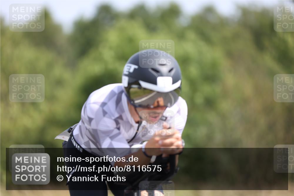 22.06.2025 - Viking Triathlon Yannick Fuchs http://msf.ph/oto/8116575 22.06.2025 11:41:34 Radfahren 1, 47, 70, 285, 303, 304, 387, 452, 455, 620 meine-sportfotos.de