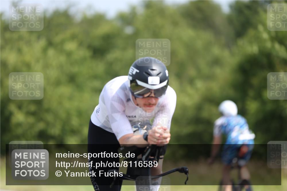 22.06.2025 - Viking Triathlon Yannick Fuchs http://msf.ph/oto/8116589 22.06.2025 11:41:35 Radfahren 1, 47, 70, 285, 303, 304, 387, 452, 455, 620 meine-sportfotos.de
