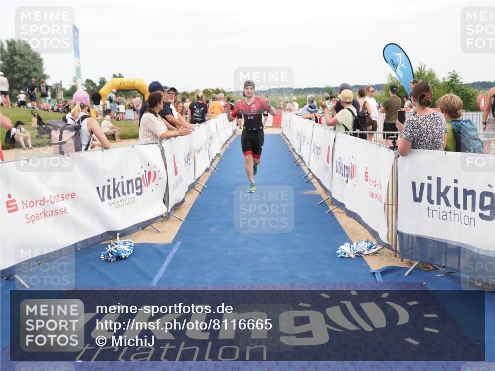 22.06.2025 - Viking Triathlon MichiJ http://msf.ph/oto/8116665 22.06.2025 15:06:58 Ziel 429 meine-sportfotos.de